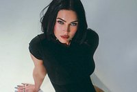 Меган Фокс вернулась в соцсети после долгого перерыва и всколыхнула общественность. Почему ее внешность вызвала волну споров? 