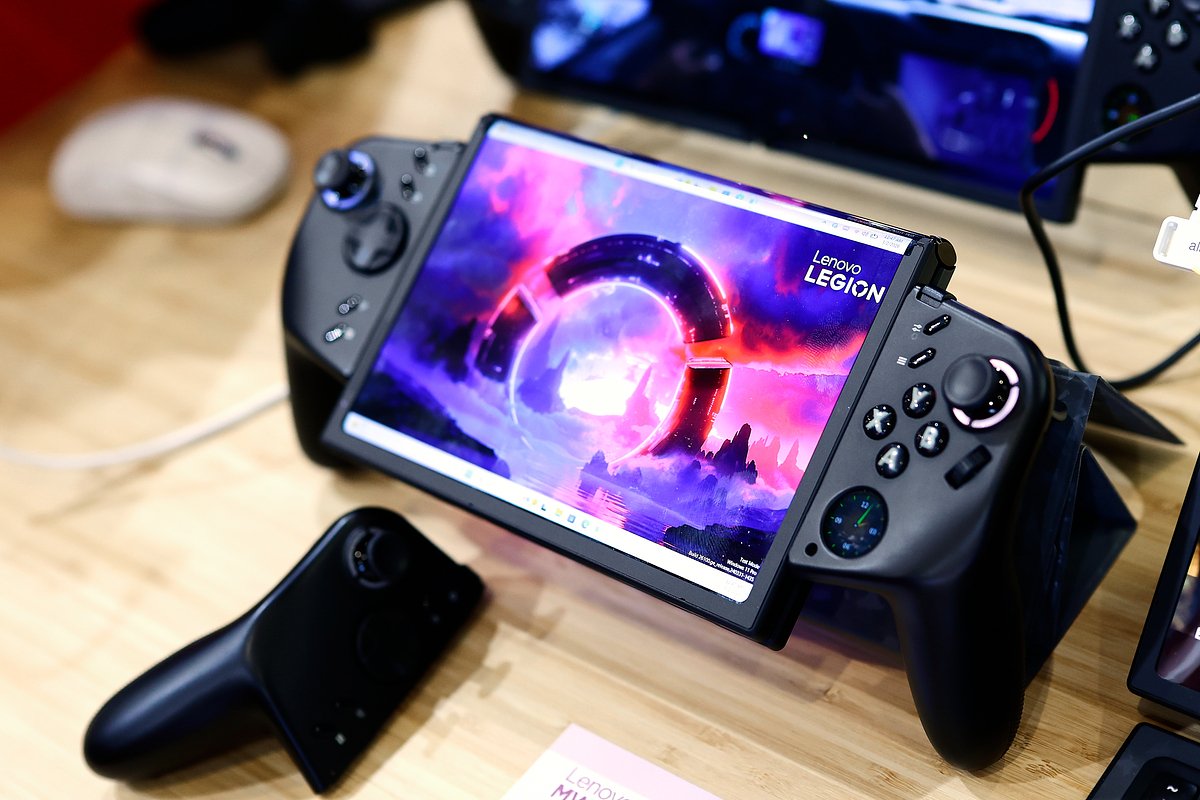 View - Робофон, смартфон с прикуривателем и гиперкары. Что представили Apple, Samsung и другие крупнейшие компании: Гаджеты: Наука и техника: Lenta.ru