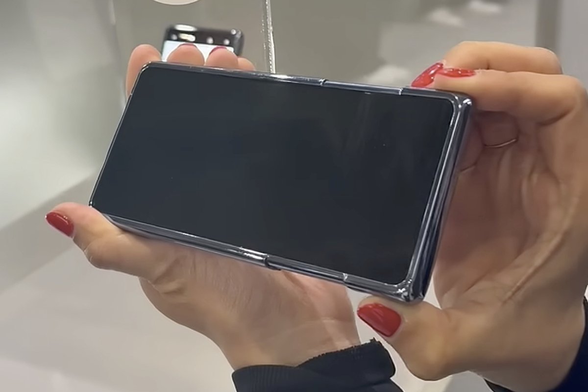 View - Робофон, смартфон с прикуривателем и гиперкары. Что представили Apple, Samsung и другие крупнейшие компании: Гаджеты: Наука и техника: Lenta.ru