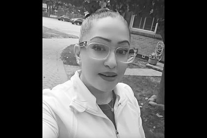 Политическую обозревательницу и певицу закололи в собственном доме