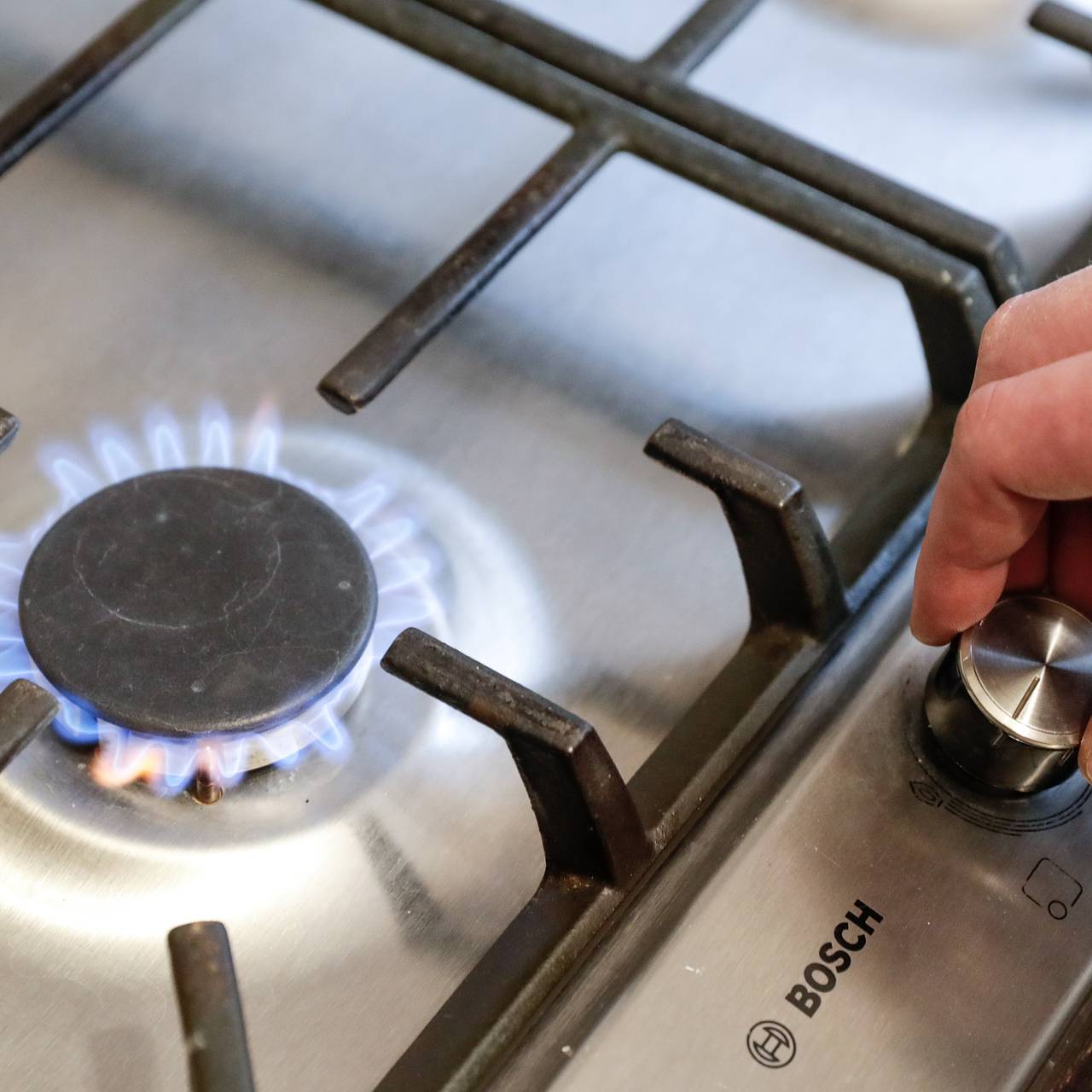 Коммунальщикам разрешили отключать газ в квартирах за недопуск в квартиру газовщиков