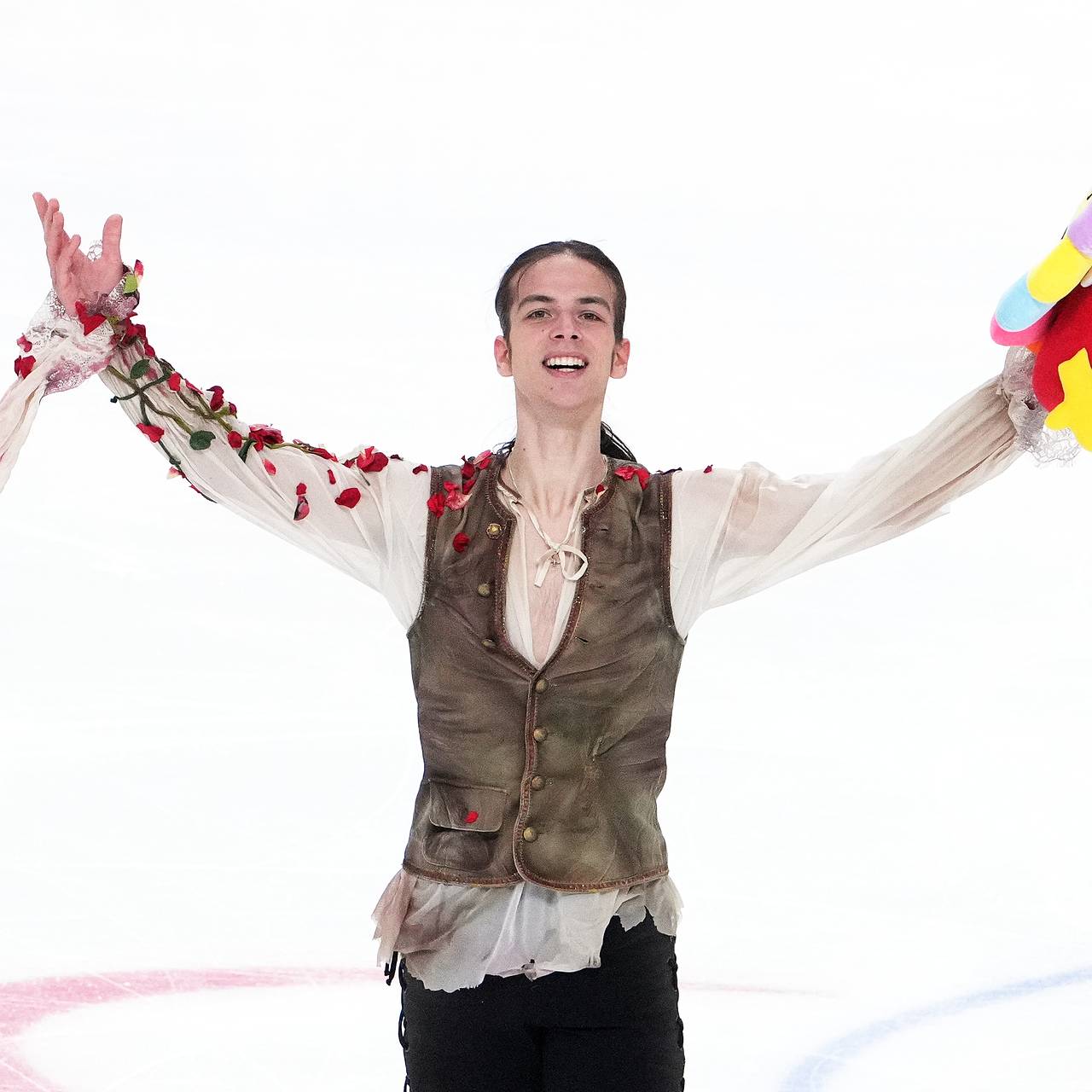 Гуменник выиграл короткую программу в финале Гран-при России