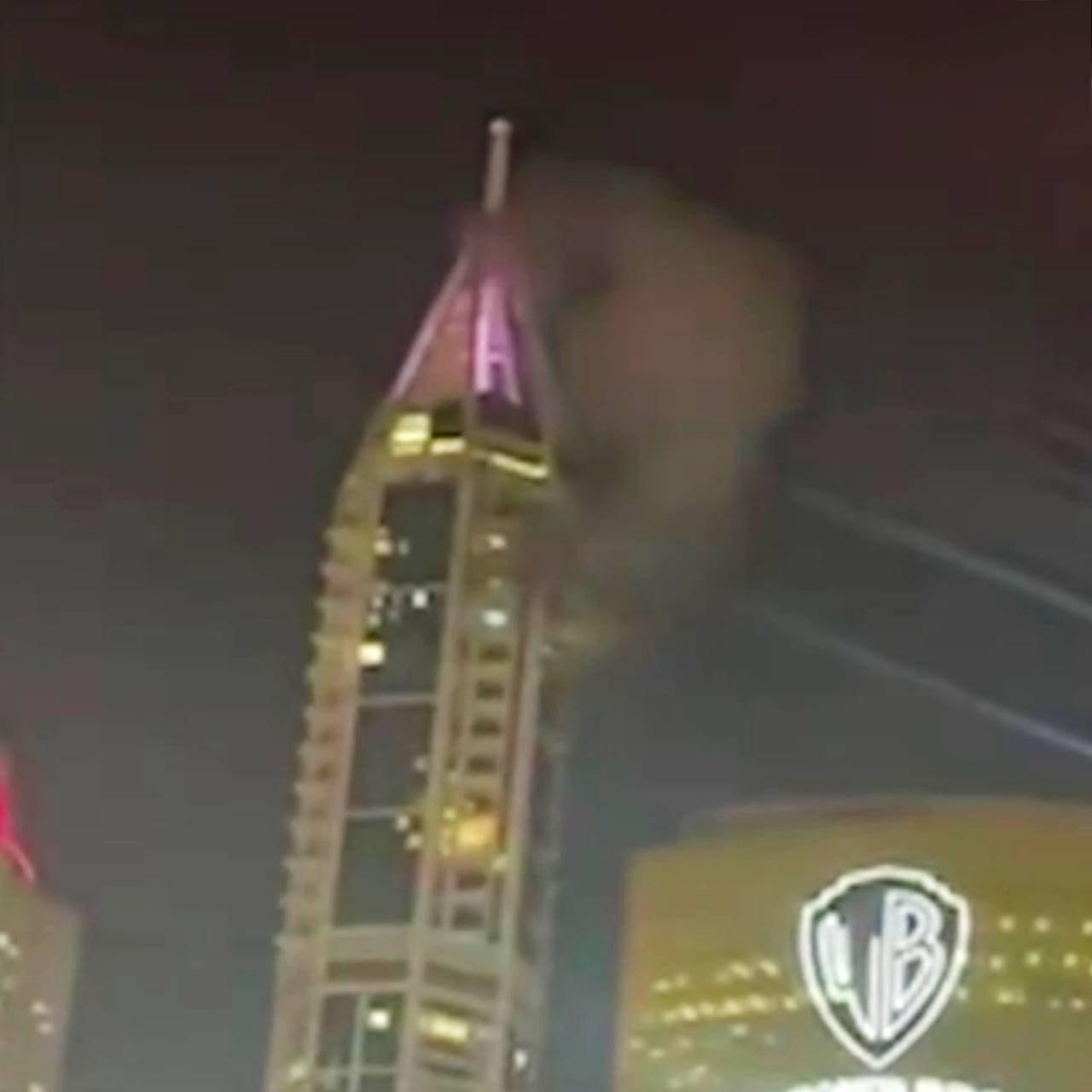 Иранский дрон врезался в дубайский небоскреб