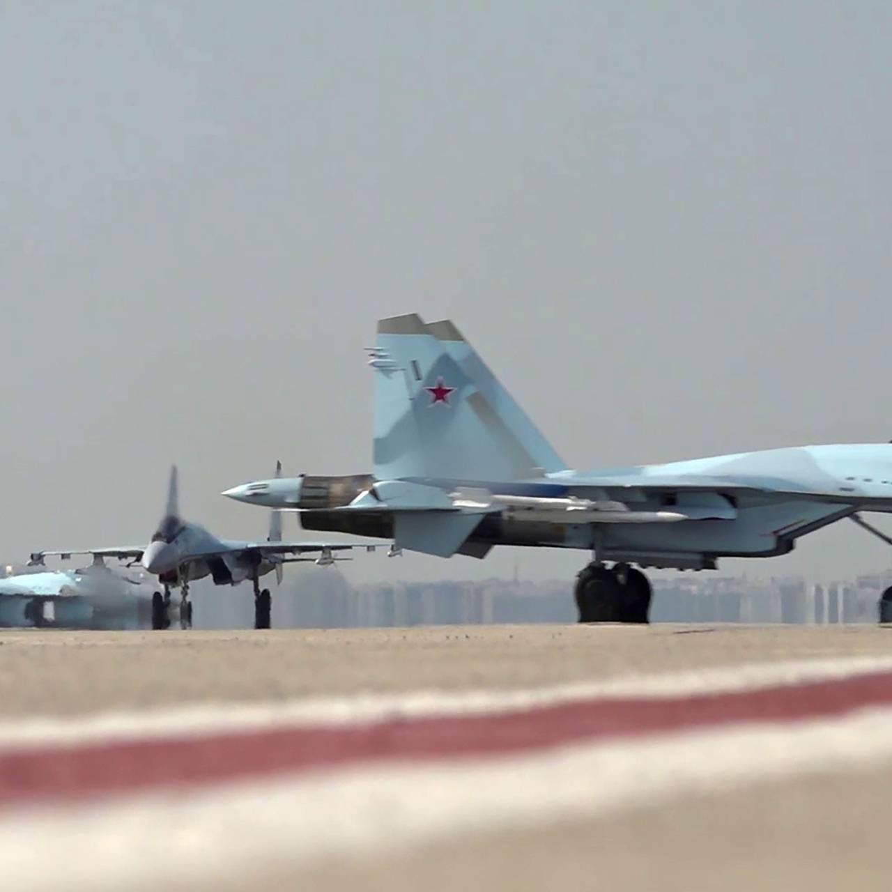 Опубликовано фото истребителя Су-35С в &laquo;режиме зверя&raquo;