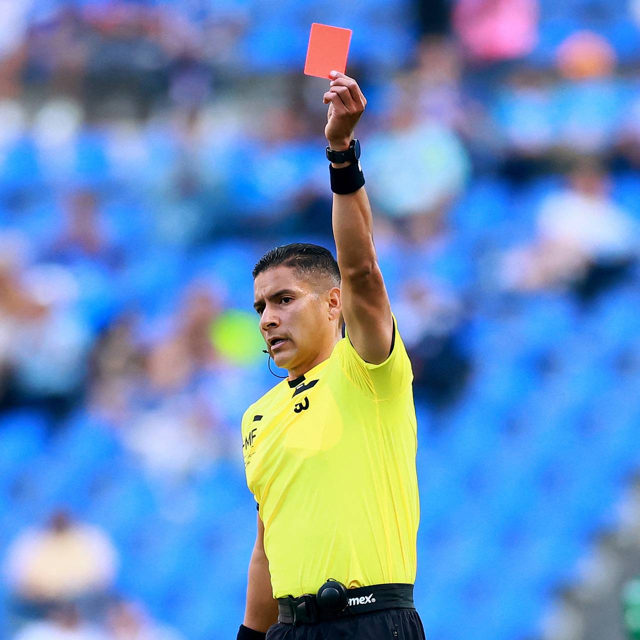 Бразильские футболисты устроили массовую драку и получили 23 красные карточки