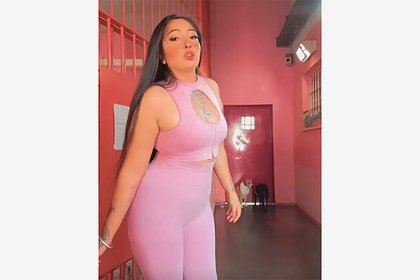 Гламурная убийца устроила себе роскошный день рождения за решеткой и вызвала скандал