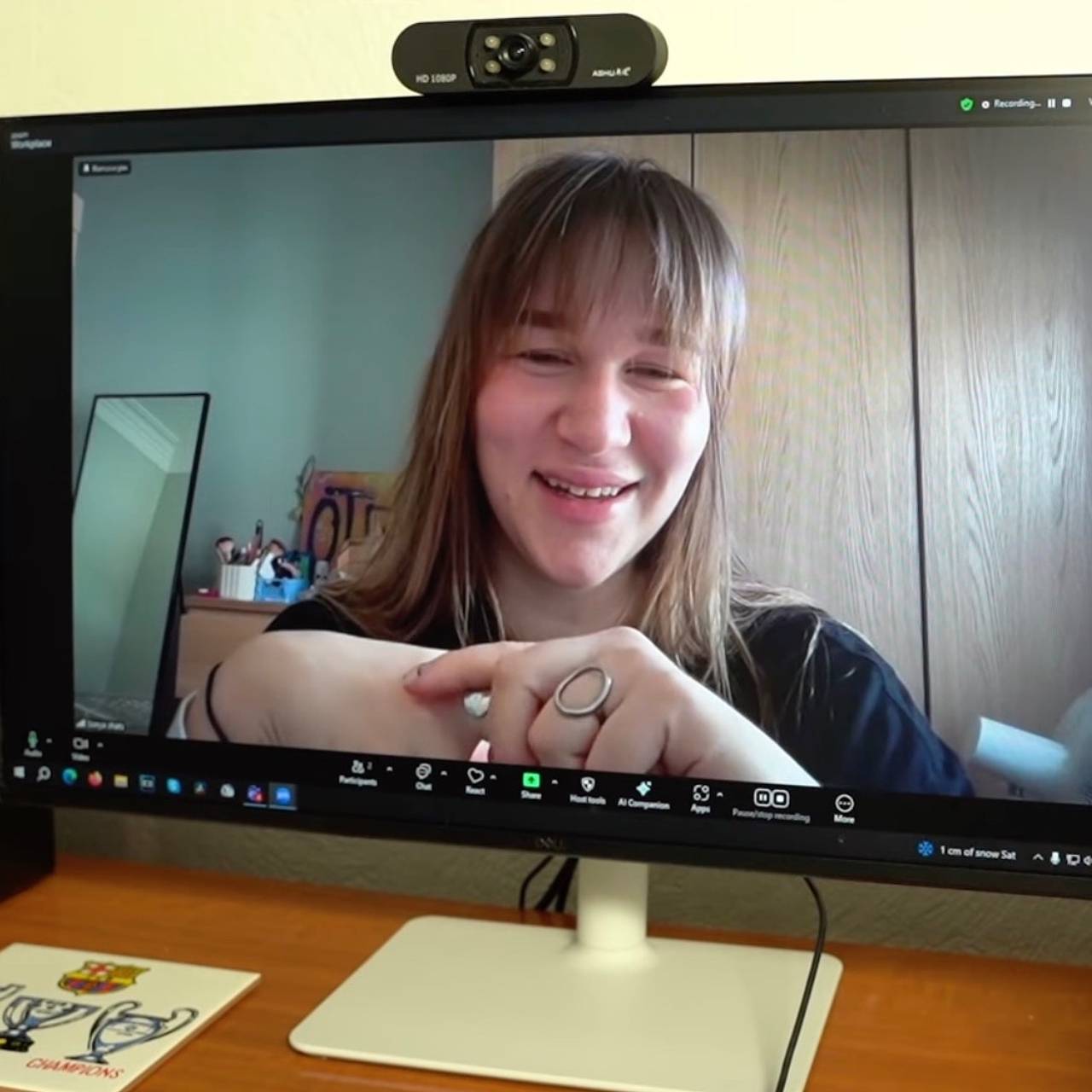 Дочь Лазаревой и Шаца уехала из России и стала счастливой