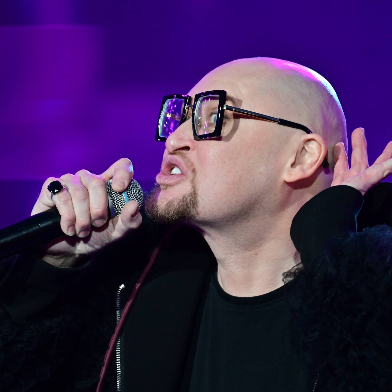 Популярный российский певец рассказал об общении с Пугачевой