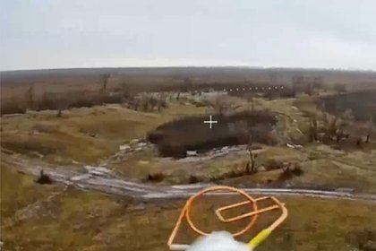 Боец ВСУ попытался поймать дрон рукой и попал на видео