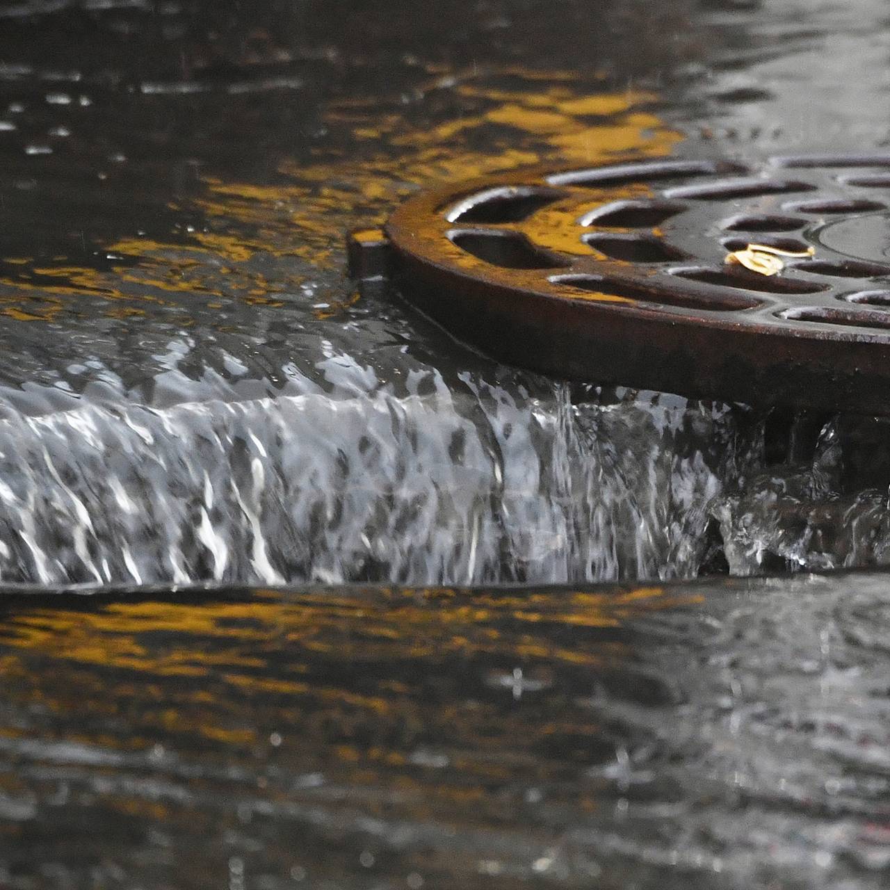 Подмосковные дороги начали готовить к паводкам