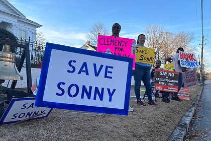 Просидевшего в камере смертников 35 лет грабителя спасли в последний момент