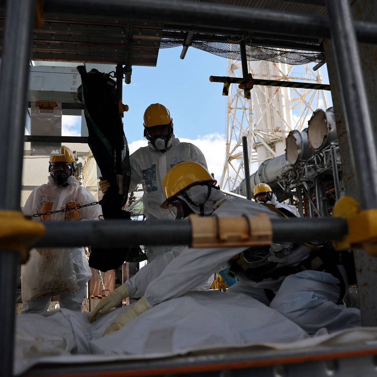 Миллионы кубометров радиоактивной земли окружили АЭС &laquo;Фукусима-1&raquo;