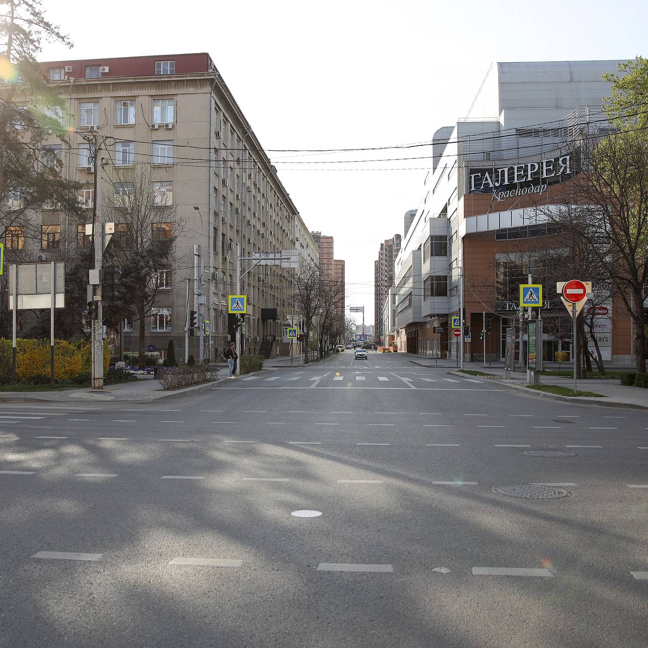 Около десяти взрывов прогремело над российским городом