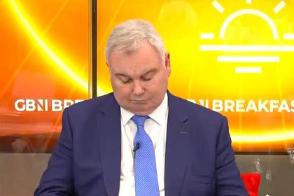 Известный телеведущий задремал в эфире