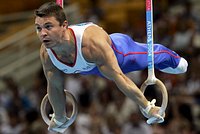 «Я забил на тренировки» Российский гимнаст в 19 лет бросил спорт и ушел в цирк. Как он вернулся и стал звездой мирового уровня?