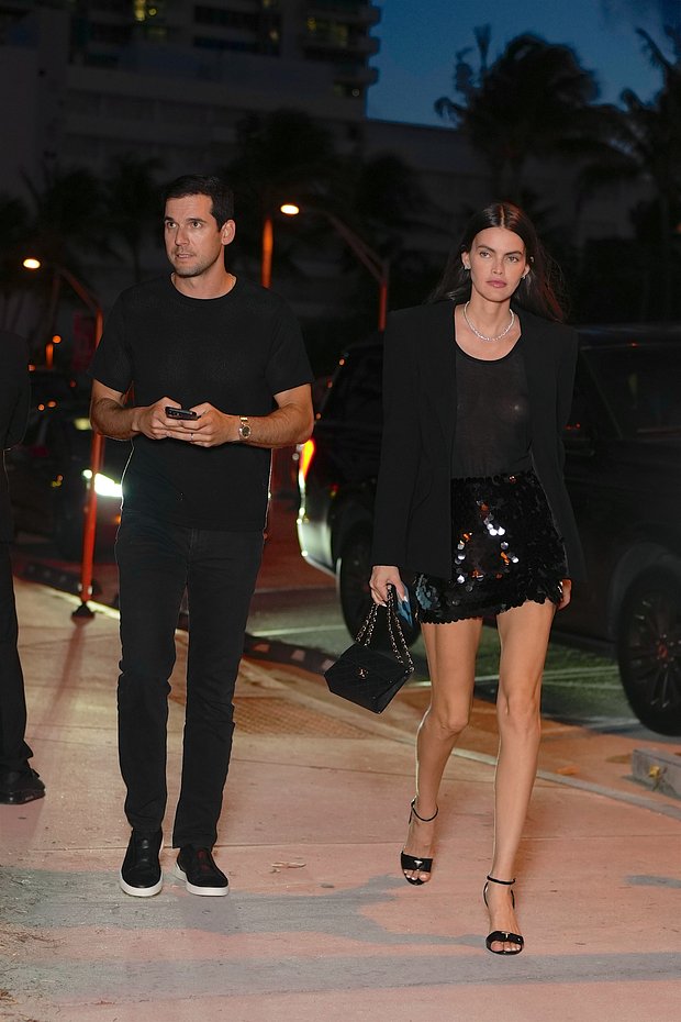 Орен Александер с женой Камилой Хансен в Майами