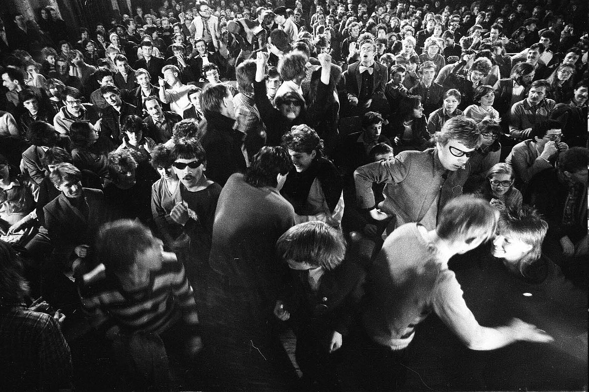 На концертах Ленинградского рок-клуба зал был всегда переполнен