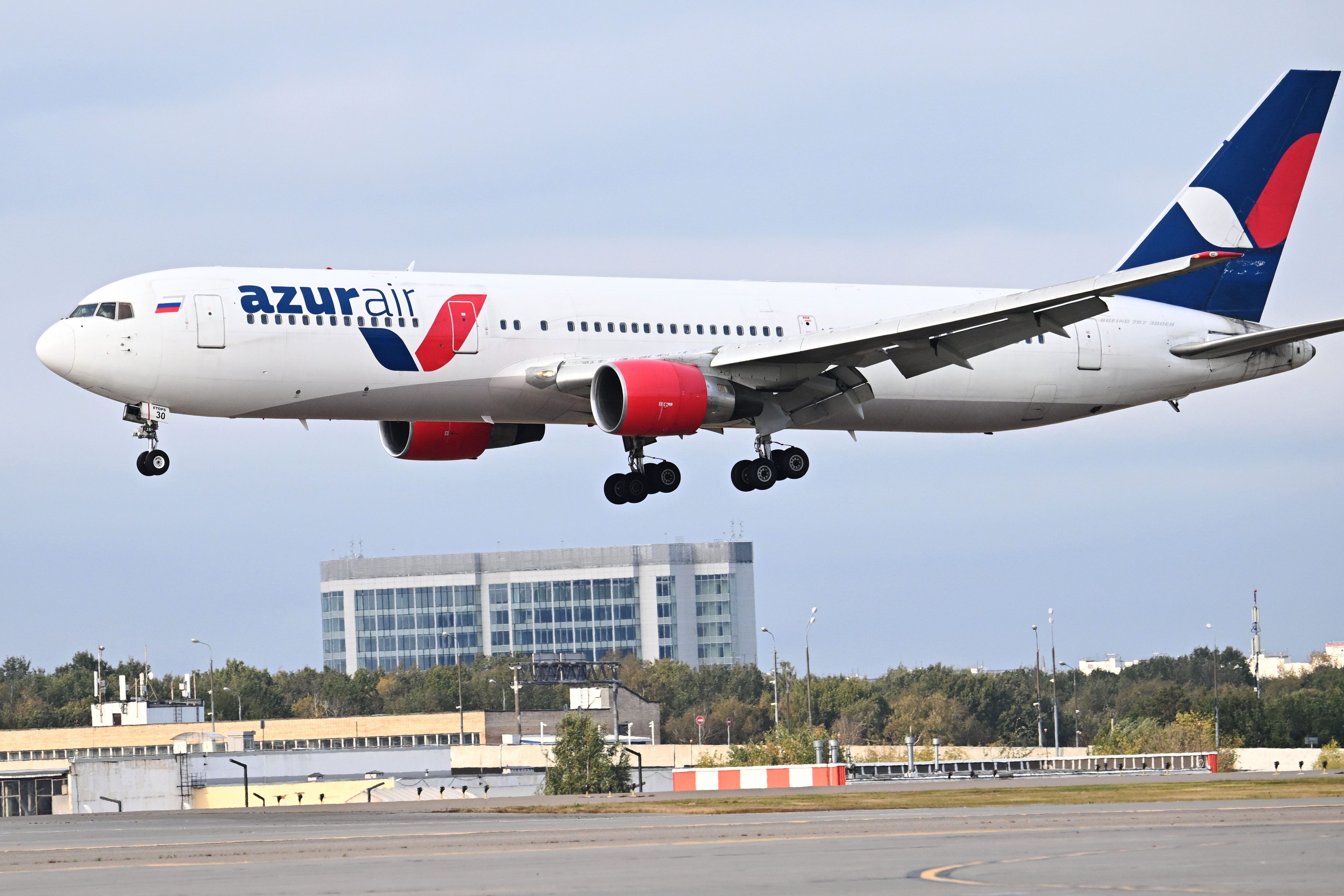 Российская&nbsp; авиакомпания продолжит полеты несмотря на ограничения