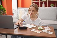 Финансовая подушка безопасности в 2026 году: сколько денег нужно откладывать, как защитить сбережения от инфляции и где хранить