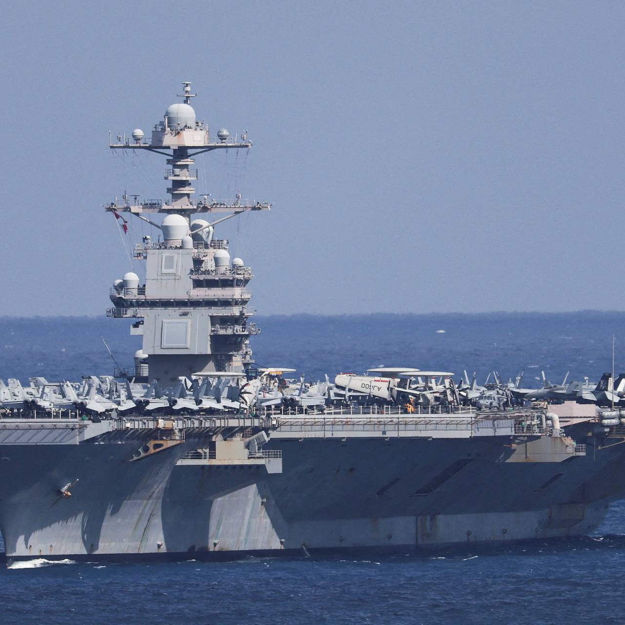 Американских солдат уличили в поджоге своего авианосца из-за страха воевать