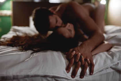 77-летнего энерготерапевта отправили в тюрьму за лечение пациентки от депрессии сексом