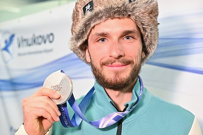 Единственный призер Олимпиады от России рассказал о планах съехать на лыжах с Эвереста