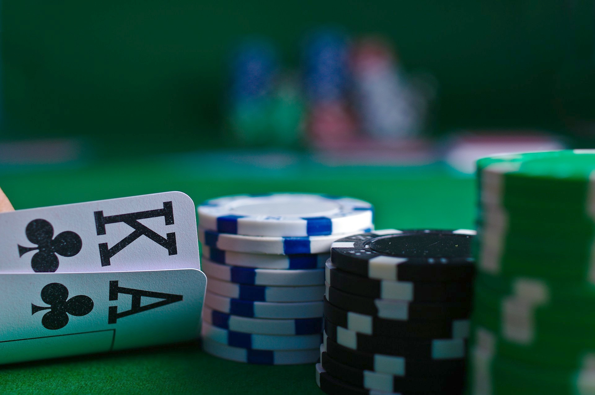 Тренер&nbsp; детской команды проиграл собранные на турнир деньги в казино