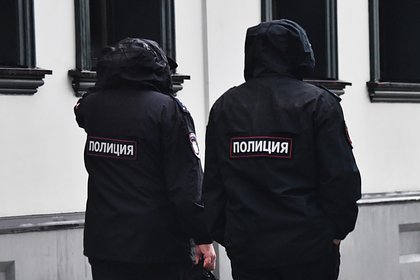 Жителя российского города оштрафовали за флаг с пентаграммой в окне