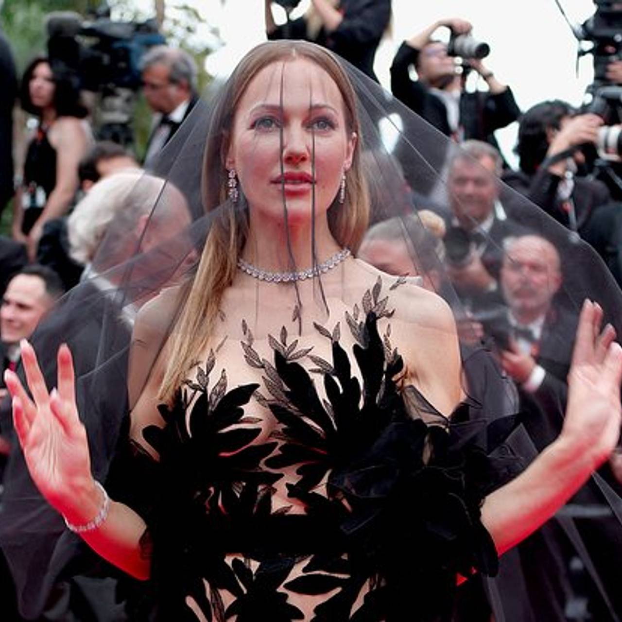 Звезда &laquo;Великолепного века&raquo; объяснила причины ухода из сериала