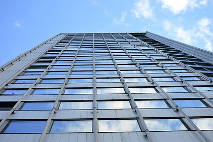 Стало известно об обнаружении тела россиянки у многоквартирного дома