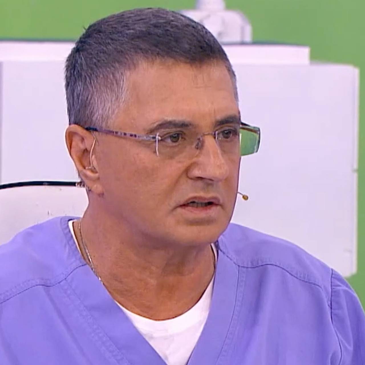 Вопрос гостьи передачи поставил доктора Мясникова в тупик