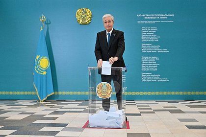 Токаева поздравили с проведением референдума по Конституции