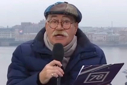 69-летний российский телеведущий в прямом эфире упал с самоката и ударился головой