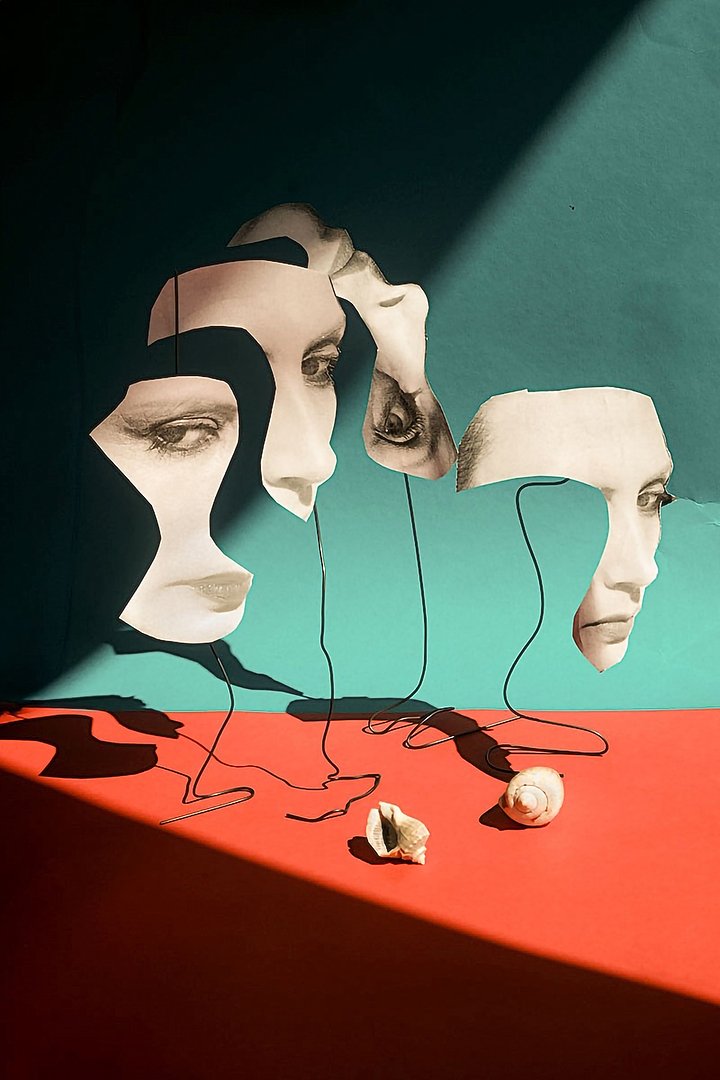 Проект «Бумажное лицо» замкнул тройку призеров в конкурсе фотосерий номинации «Арт-фотография: Звук. Ритм. Музыка. Время»