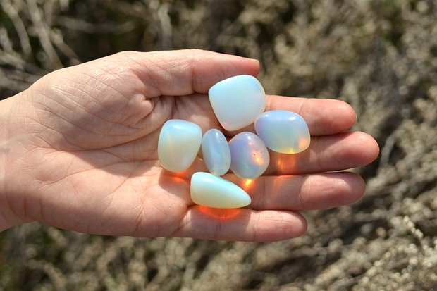 Лунный камень