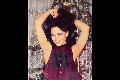 Россиянка показала внешность матери-подполковника на фото из 90-х и вызвала ажиотаж в сети