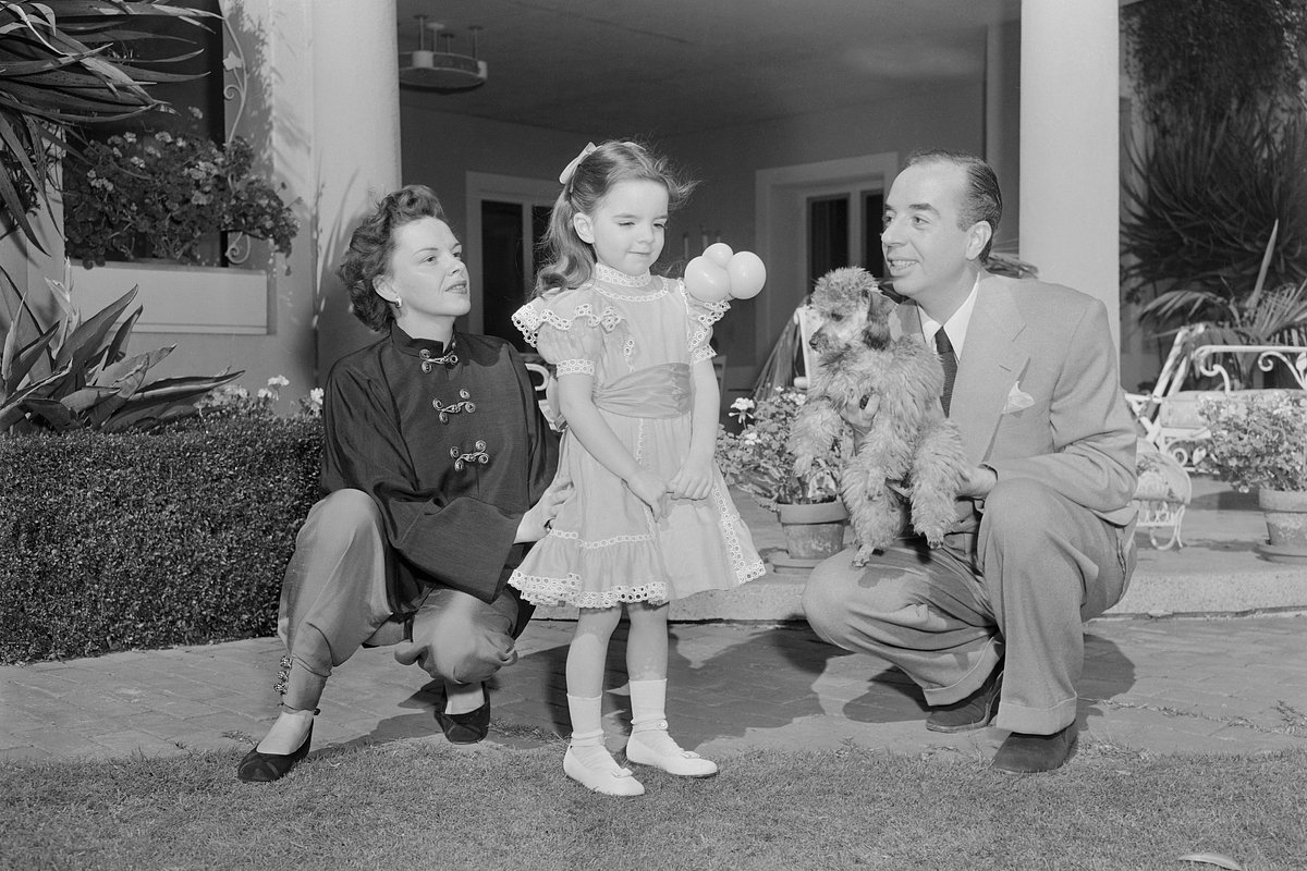 Лайза Миннелли и ее родители, актриса Джуди Гарленд и режиссер Винсент Миннелли