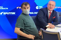 Пациент Роман (слева)