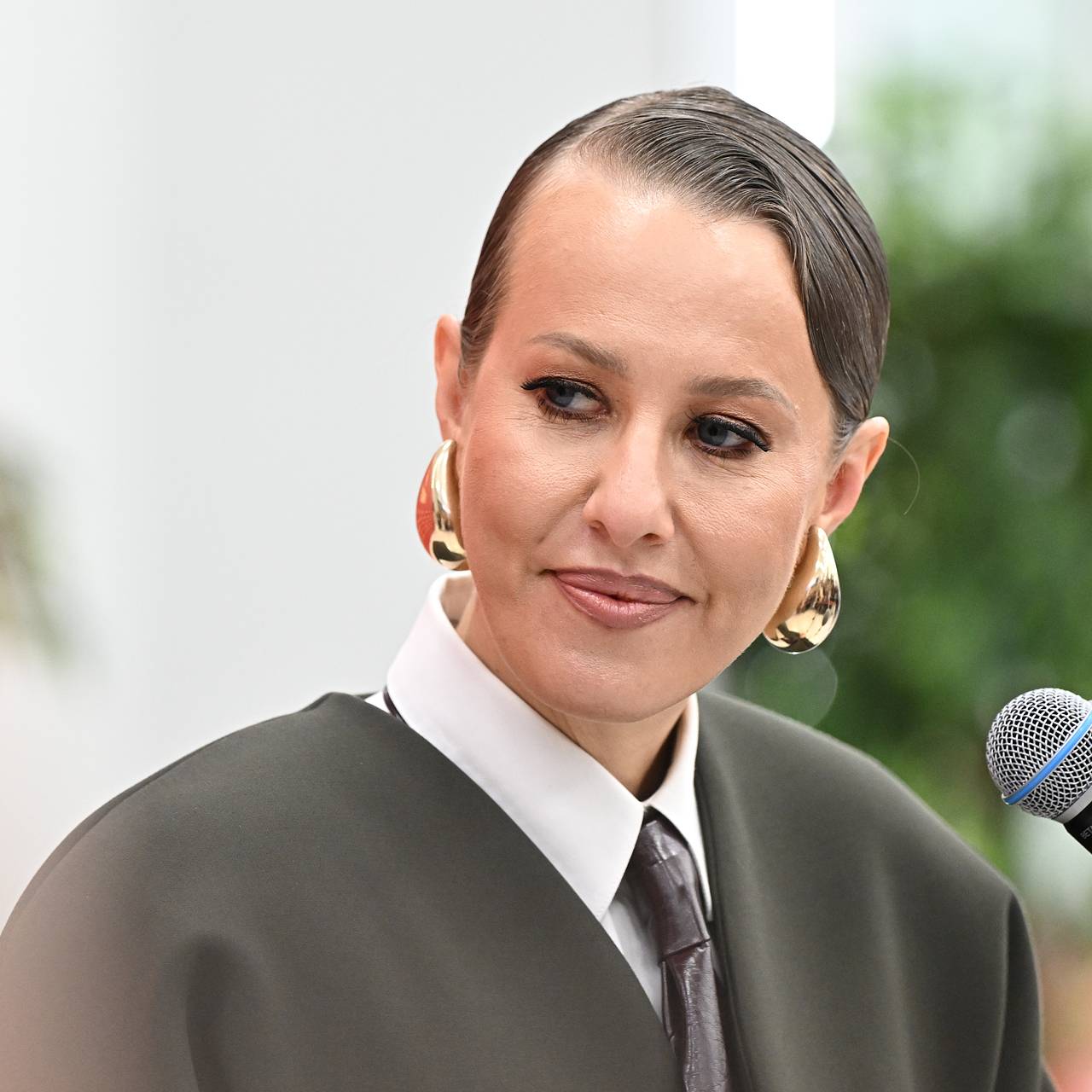 Собчак возмутилась ответом гостя интервью, закричала и обматерила его