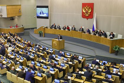 В Госдуме предложили повысить пенсионный коэффициент врачам и учителям