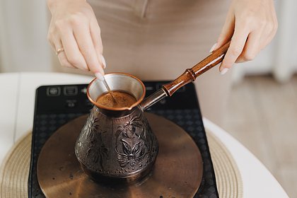 Россиянам раскрыли секрет полезной первой чашки кофе