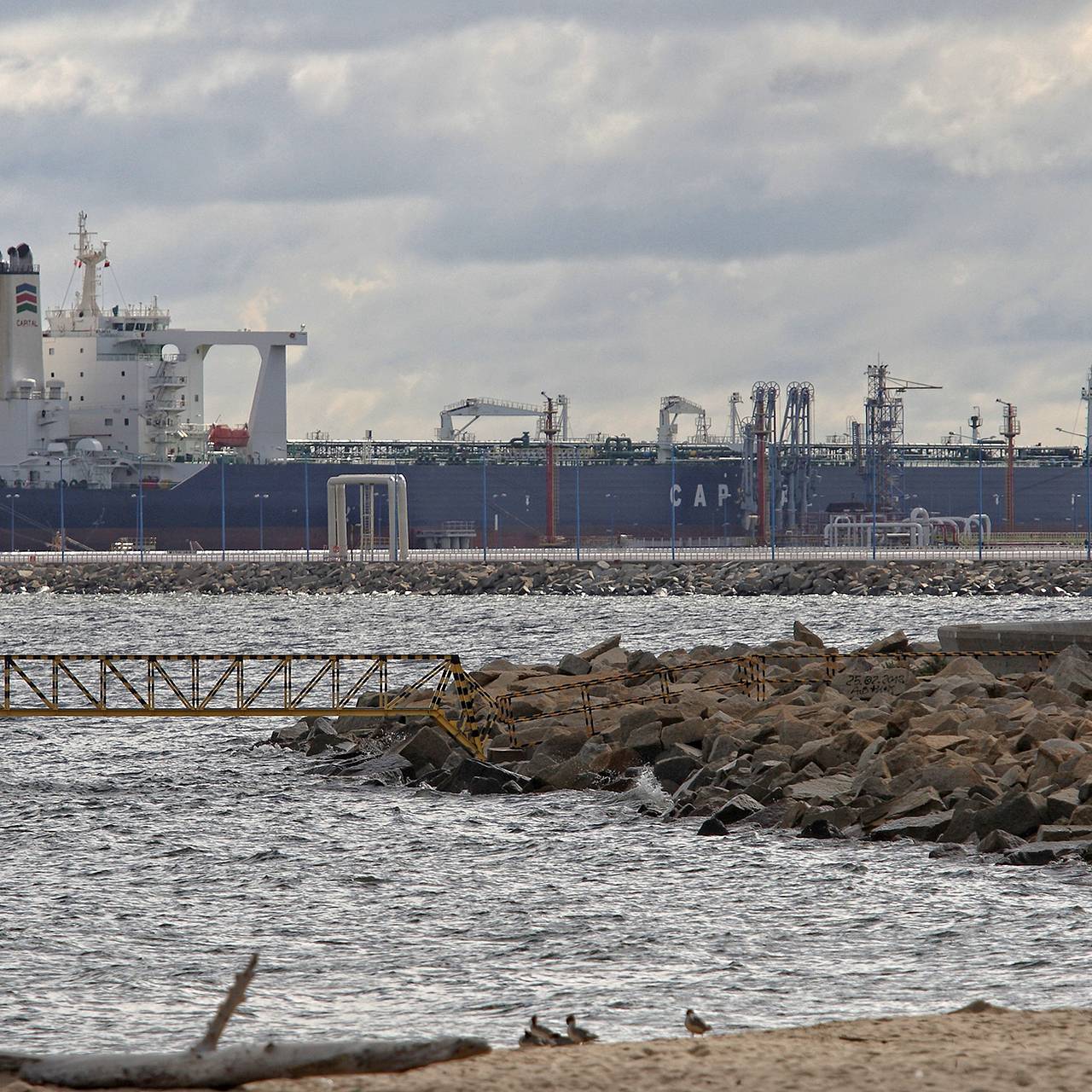 Иран сохранил темпы экспорта нефти