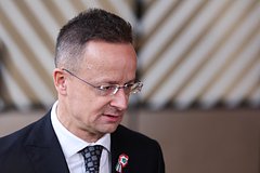 Петер Сийярто