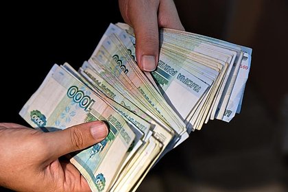 Находившийся в браке россиянин потратил на проституток взятые в кредит для семьи миллионы