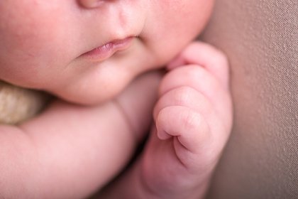 Не знающая о беременности женщина приняла схватки за аппендицит и родила ребенка в штаны