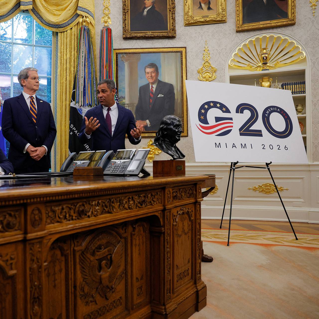 Трамп прислал письмо Токаеву и пригласил его в два места