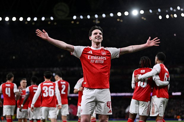 Деклан Райс («Арсенал») празднует забитый гол 