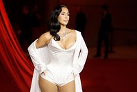 Фигура «песочные часы»: особенности, что носить. Как подчеркнуть пропорции с помощью одежды?