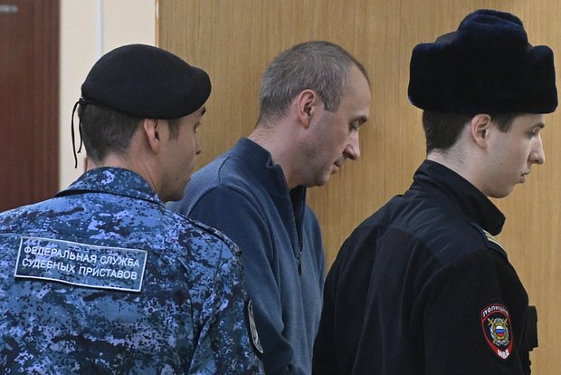 Константин Рябых (в центре)