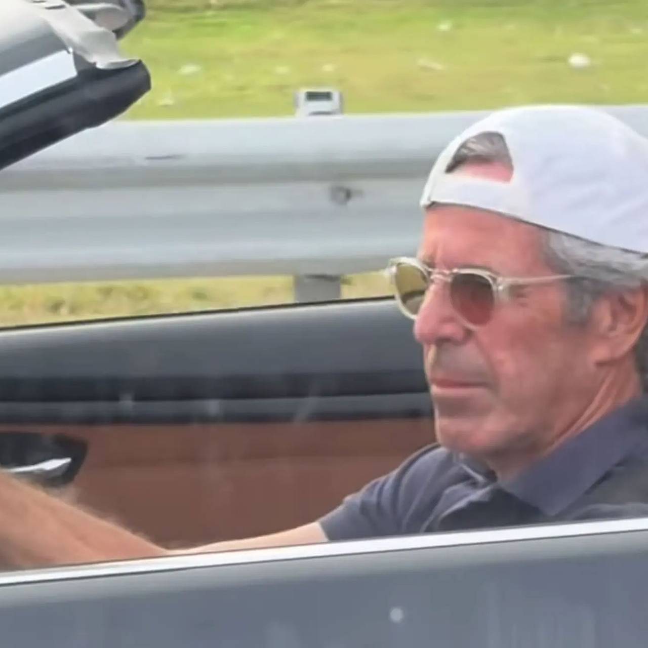 Замечен подозрительный двойник Джеффри Эпштейна